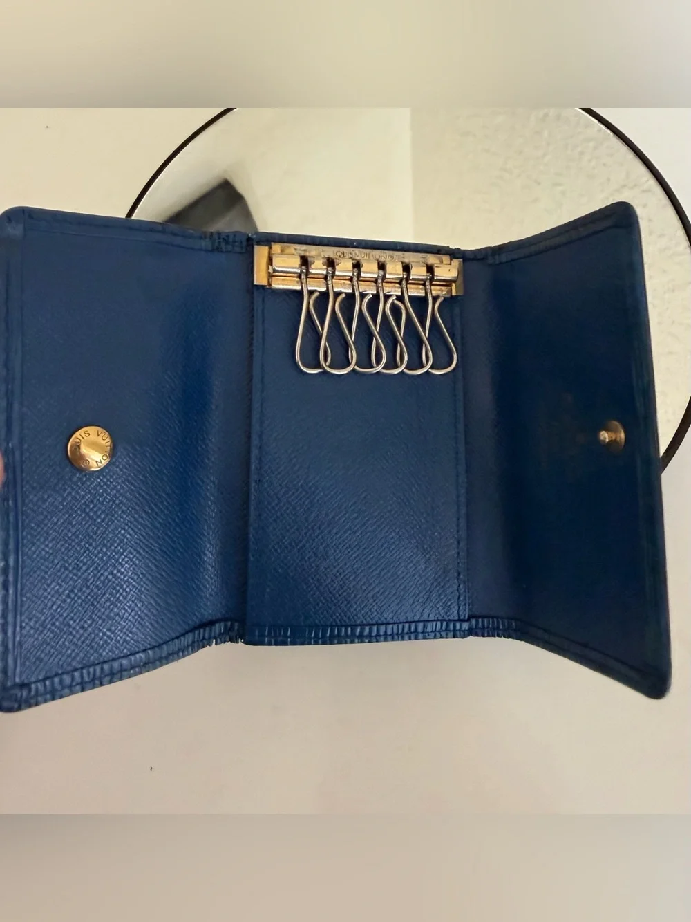 Louis Vuitton Epi Leather Key Holder Key Clave Blue 6 Keys